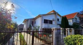 Vila Novi Banovci